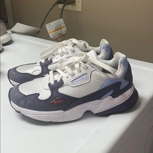 Womens adidas gym shoes Size 8 worn 1 time!!